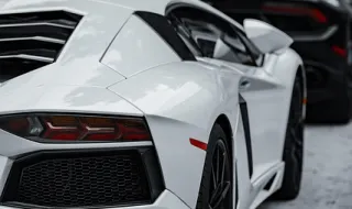 Polícia recebeu Lamborghini (mas não para caçar multas)
