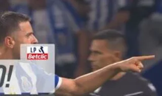 Bednarek subiu ao terceiro andar para repor a igualdade no Dragão