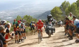 La apuesta de la Diputación por el 'sterrato' convierte Castellón en el gran espectáculo de La Vuelta