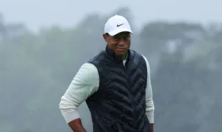 Tiger Woods assume culpa após acidente de carro e tem carta suspensa por cinco anos