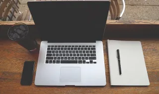 Amodei quer ser um dos novos tipógrafos do Rei. Para não ter de pagar a conta