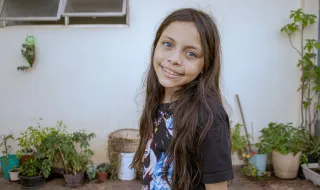 Menina de nove anos cai de segundo andar e fica em estado grave