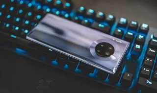 Huawei Mate XT 2 aposta na privacidade e num ecrã de 10,2 polegadas em formato tripartido