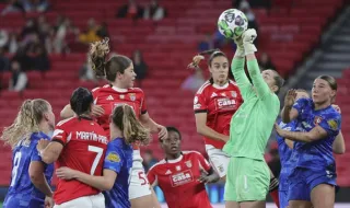 Maternidade no futebol feminino não pode ser "acto de coragem"