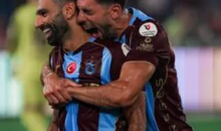 Salah marca na goleada do Trabzonspor