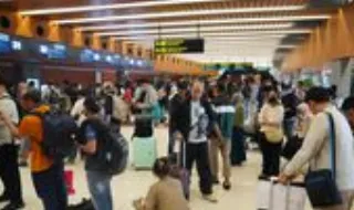 Voos suspensos em seis aeroportos da Indonésia após erupção vulcânica