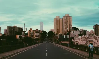 "Não há estradas, pontes, infraestruturas que permitam que os jornalistas cheguem rapidamente aos locais" afetados no Nepal
