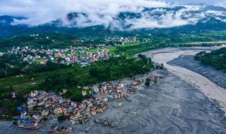 La previsión de lluvias reaviva el temor a nuevas avalanchas en Nepal