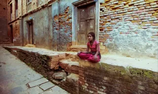 Nepal. Menina de seis anos resgatada com vida