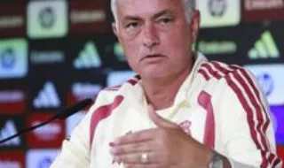 Mourinho: «Bola de Ouro não tem de ir para PSG ou Espanha. Sabemos onde estão os melhores jogadores...»