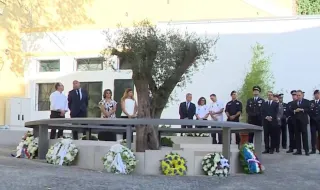 20 minutos: Câmara de Lisboa inaugura memorial em homenagem às vítimas do acidente no Elevador da Glória