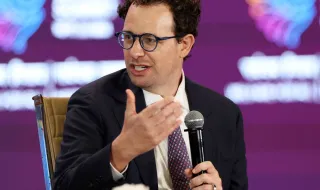 CEO da Anthropic pede abrandamento no desenvolvimento e maior controlo da Inteligência Artificial