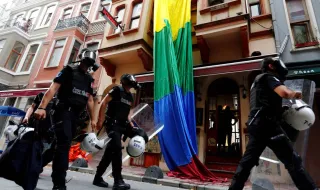 Mais de 160 pessoas detidas em operação contra organizações LGBT na Turquia