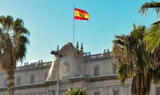 Espanha: tensão aumenta em Ceuta, moradores tentam impedir passagem da Cruz Vermelha