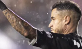 Coutinho quebra silêncio sobre adeus ao 'seu' Vasco da Gama: «O estádio inteiro insultou-me"