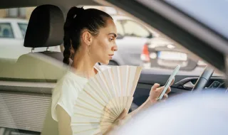 Telemóvel demasiado quente no carro? Eis as 7 formas de o evitar