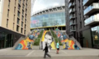 Novo mural de Freddie Mercury é inaugurado em Londres para assinalar o 80.º aniversário do cantor