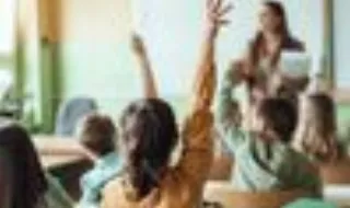 Ordem pede "suspensão urgente" de cobranças de salários a psicólogos das escolas