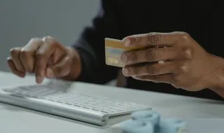 Pagamentos em atraso sobem para 706,1 ME até julho