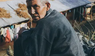 Fomos à aldeia nepalesa de Devighat, onde nenhuma casa resistiu à força da água
