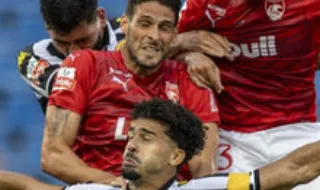 Léo Santos e Liziero entre as 5 baixas
