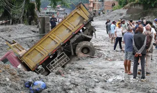 Tragédia do Nepal: criança de 6 anos resgatada com vida depois de 60 horas presa sob lama e destroços