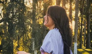 No Agosto Lilás, Mariana Sena, a Elenice de 'Quem ama cuida', conta o que mudou após ter revelado que foi vítima de relacionamento abusivo