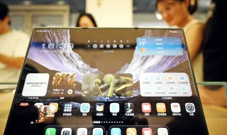 Huawei, Xiaomi e Apple aceleram corrida aos 'smartphones' dobráveis