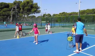 Tenis Drive abre la inscripción en las escuelas de tenis y pádel en Castellón