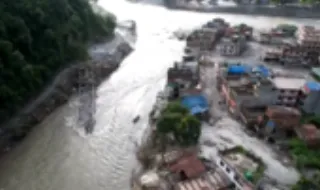 Imagens aéreas mostram lama e destroços que cobrem aldeias após enxurrada no Nepal