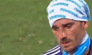 As imagens do desespero de Griezmann a tentar lidar com o calor e a humidade durante jogo na Flórida