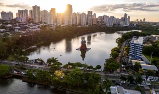 Prefeitura entrega 54 ônibus e inaugura primeira garagem pública do Sistema RIO em Campo Grande