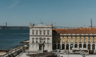 Bolsa de Lisboa e Europa caem no vermelho com receios de aumento das taxas de juro em setembro