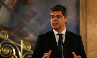 PS acusa Chega de ajudar o Governo com medidas sobre o IVA dos combustíveis e alimentos