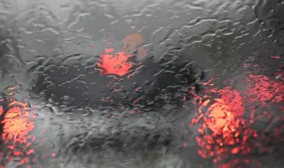 Tempestade provoca inundações relâmpago e paralisa transportes no nordeste dos EUA