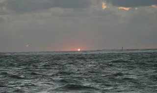 Cientistas descobrem que grandes pedaços do fundo do mar estão misteriosamente virados ao contrário