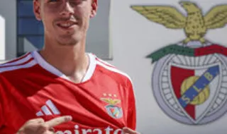 Benfica contrata central do Alverca: «Sentimento de grande orgulho»