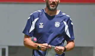 Van der Gaag pode fazer mexidas no onze do Marítimo