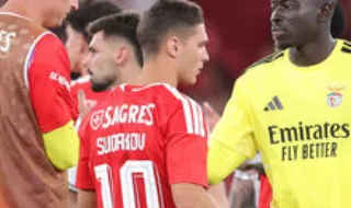 Benfica acelera renovações de quarteto: do caso mais bicudo até Trubin e um prémio para Prestianni