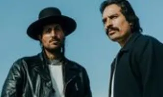 Hermanos Gutiérrez: dois irmãos, duas guitarras e uma "carta de amor" em forma de álbum