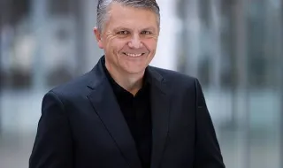 Stephan Sturm abandona presidência da Hugo Boss na sequência da OPA do Frasers Group