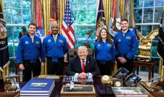 Trump entrega la Medalla de Honor Espacial a los cuatro astronautas de Artemis II