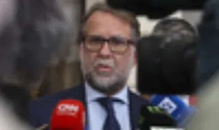 Ministro Luís Neves ouvido esta manhã no parlamento. Siga aqui ao minuto