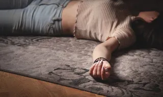 Um britânico admite ter drogado e violado a esposa durante mais de vinte anos
