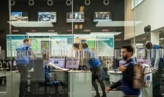 Visita al Centro Europeo de Emergencias, el lugar desde el que la UE responde a las catástrofes: "Son cada vez más largas y frecuentes"
