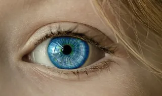 Blefaroplastia estruturada trata olhar de forma completa