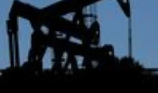 Brent passa os 100 dólares pela primeira vez desde julho com nova troca de ataques no golfo