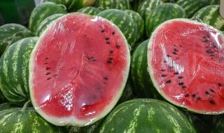 Costuma comprar metade de um melão ou melancia? Nutricionista explica porque deve evitar