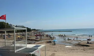 Cierran una conocida playa de Castellón tras detectar contaminación microbiológica en el agua