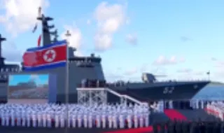 “Foi concretizada a nuclearização da nossa Marinha": Kim Jong-un inaugura novo navio de guerra